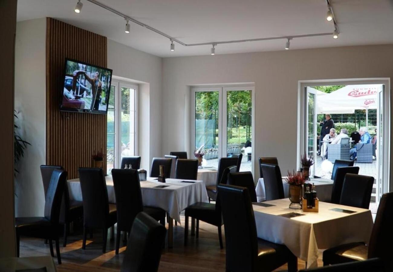 Wlodary Tennis Junior Bed and breakfast Częstochowa